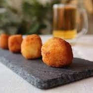 LE CROQUETTE DE LOMO ASADO CON PIMIENTO VERDE